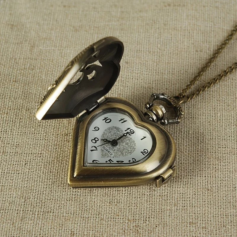 

Vintage Silvery Heart Locket Shaped Hollow Pendant Pocket Watch For Women Lovers Mother's Day Valentine's Day