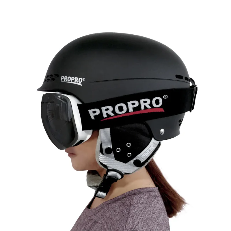 Integrated ski goggles Ski Helmet Skating Head protector Thicken skateboard protective safety helmet
