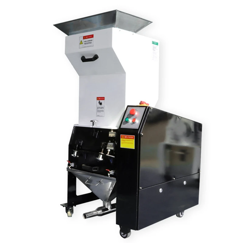 Low noise of low-speed plastic crusher with strong soft rubber pu.