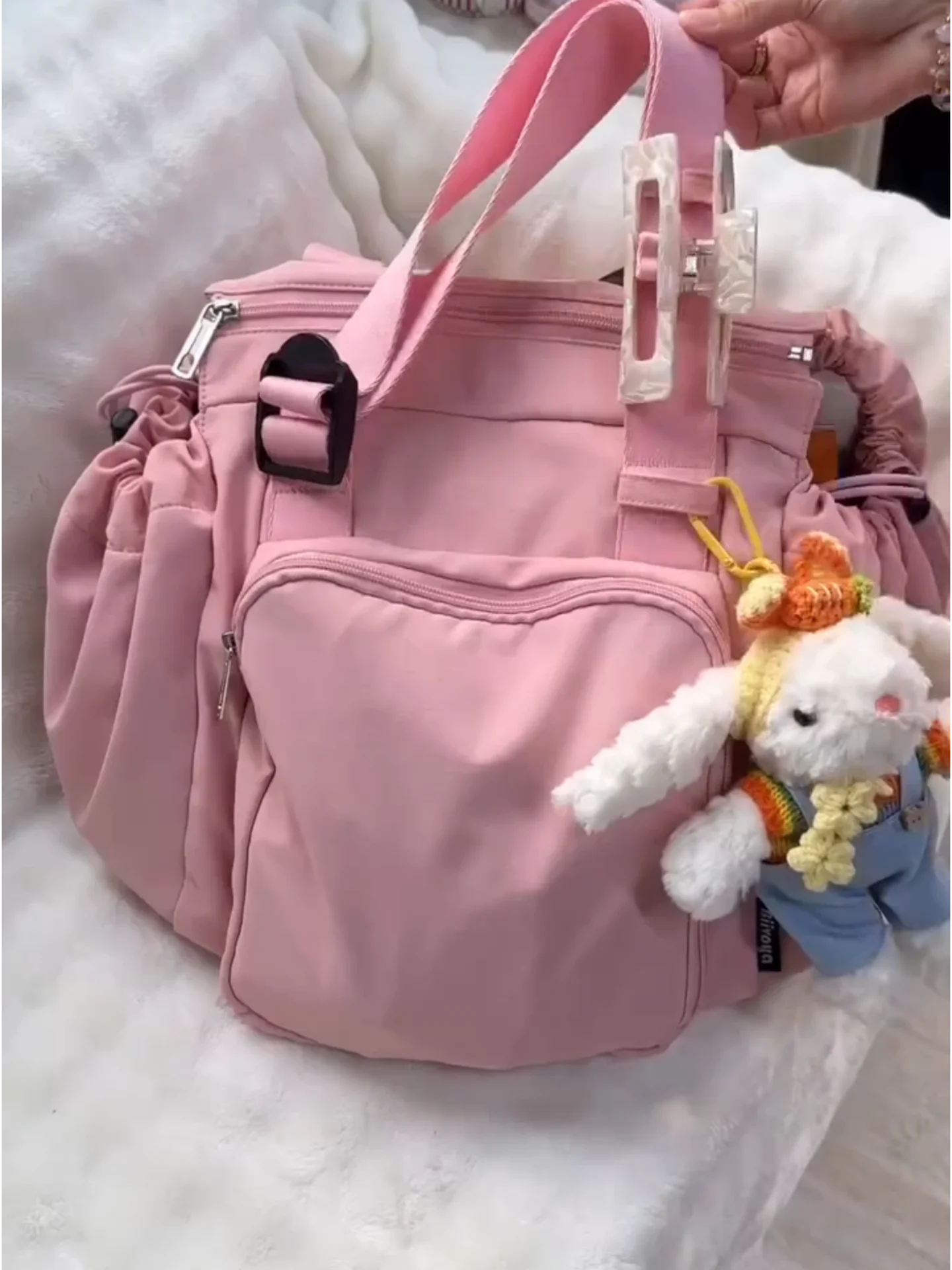 versatile-travel-bag-women's-large-capacity-day-trip-shoulder-bag-fashionable-high-aesthetic-value-baby-carrier-durable-nylon