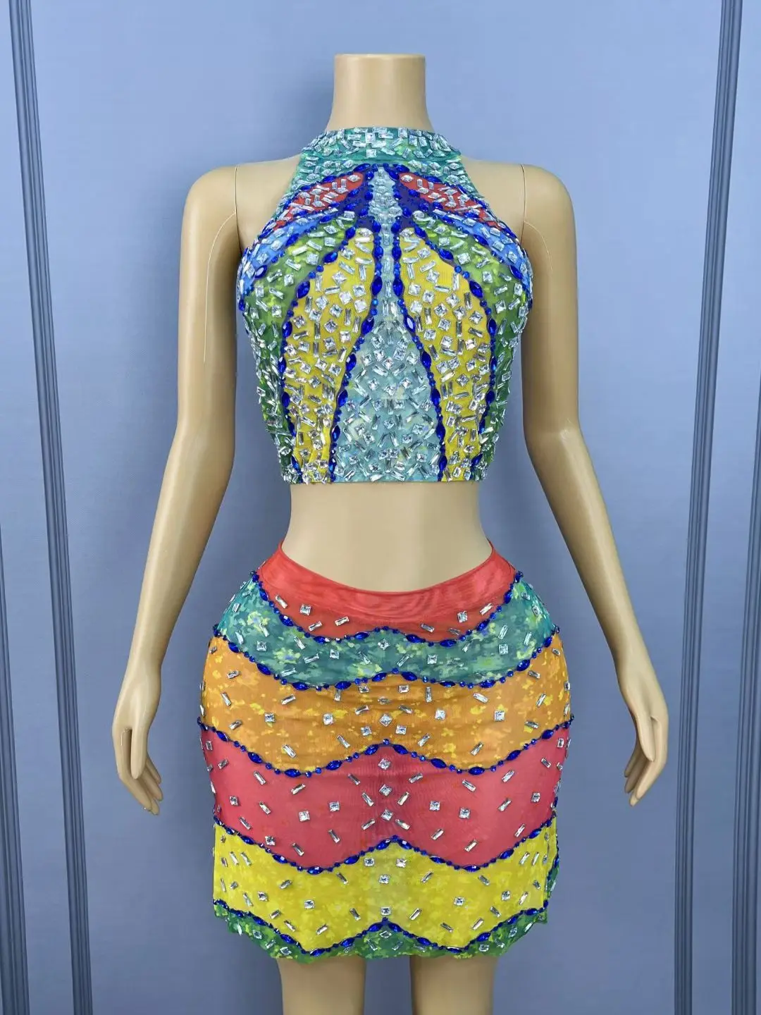

Красочные блестящие укороченные топы со стразами, мини-юбка, комплект из двух предметов, наряд для ночного клуба, вечеринки, Хэллоуина, Рождества, дня рождения