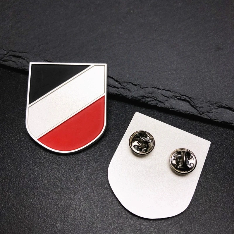 Wholesale large German flag tricolor emblem metal medal helmet foreign commemorative brooch pendant