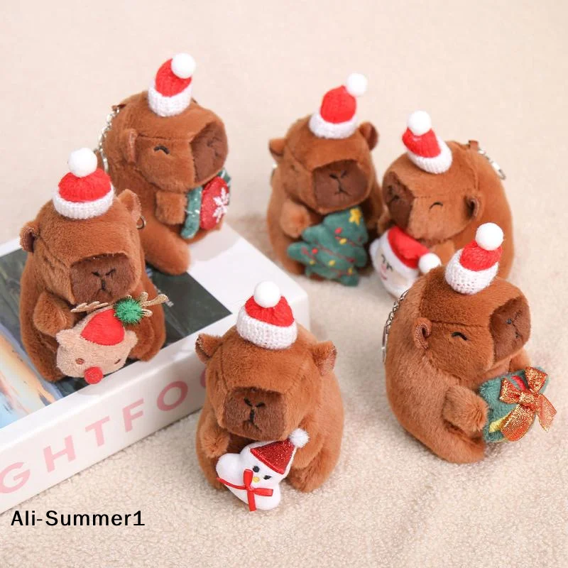 【E】Uroczy świąteczny breloczek z kapibarą, pluszowa zawieszka, miękka wypchana lalka, ozdoba do plecaka, prezent na Nowy Rok