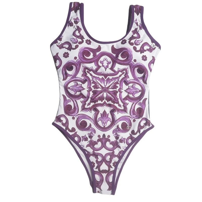 2025 Nuevo traje de baño de una pieza con tirantes conservadores ajustados con estampado morado a la moda para mujer