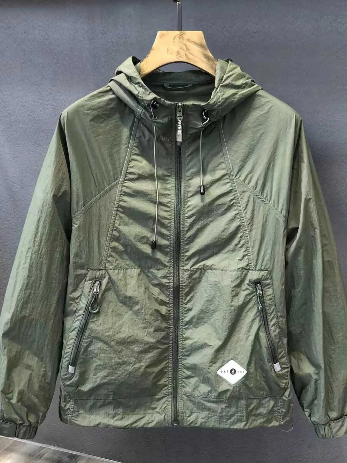 

Мужская модная легкая куртка с капюшоном, лето 2024, уличная спортивная ветровка, дышащее длинное пальто на молнии све