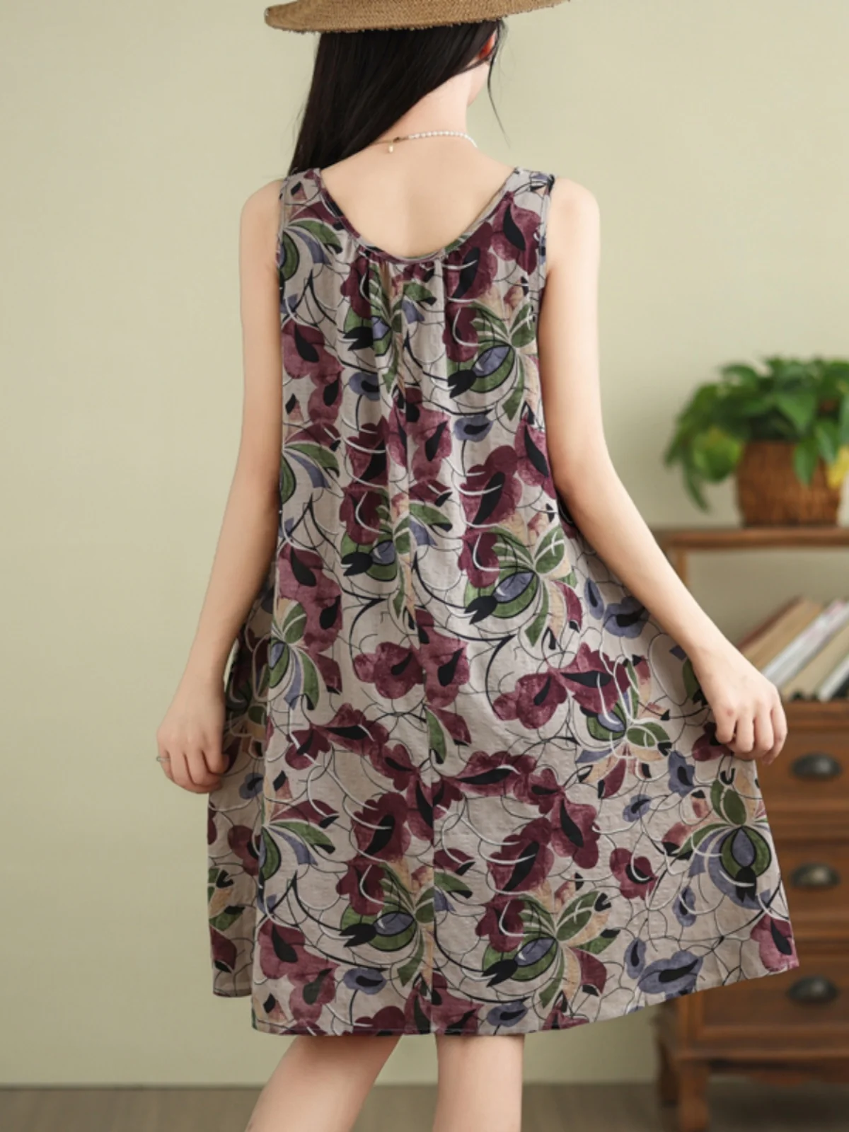 ชุดเดรสผ้าลินินผสมคอตตอนพิมพ์ลายทรงเอ แขนกุด ไซส์ใหญ่สำหรับฤดูร้อน กระโปรงทรงเอ ความยาวปานกลาง