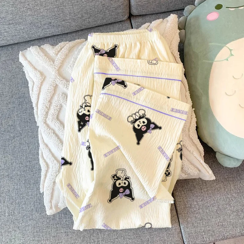 Sanrio Herbst Kuromi süße süße langärmelige Pyjamas weibliche Cartoon Milch Seide faltiges Tuch Revers Strickjacke Loungewear Set