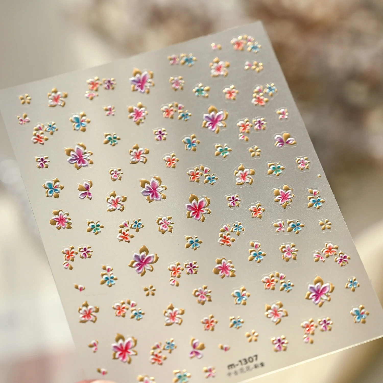 Edle Retro Court 5D Nagelkunst-Aufkleber Vergoldete Herzen Edelsteine Kreuze Blumen Sterne Glitzernde Nieten Selbstklebende Abziehbilder Luxuriöse Maniküre – Detail 8