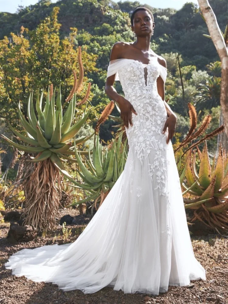 

2025 Women's Custom Wedding Dress With Off The Shoulder Lace Fishtail Skirt And Sheer Tail Romantic And Beautiful