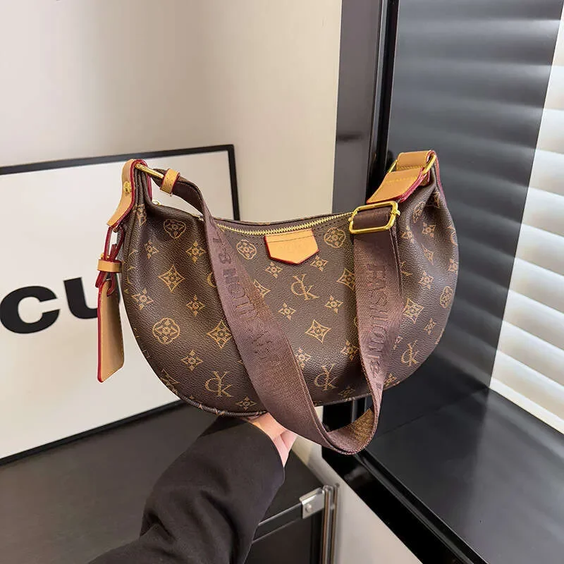 

Designer Bag Luxury Shell Bag for Women Fashion Wide Strap Crescent 2025 New Commuter Dumpling Bag Single Women Shoulder Crossbo