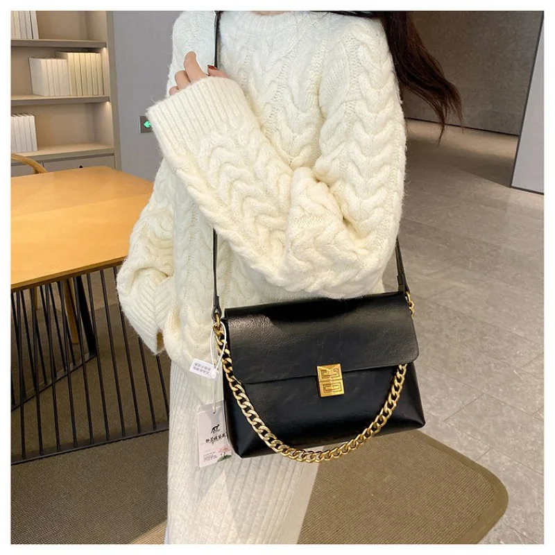 

Elite Women's Crossbody-Bag Made Of Dahlia-Patterned Leather Boasting Paris Casual Elegant Vintage Spacious Daily Look​