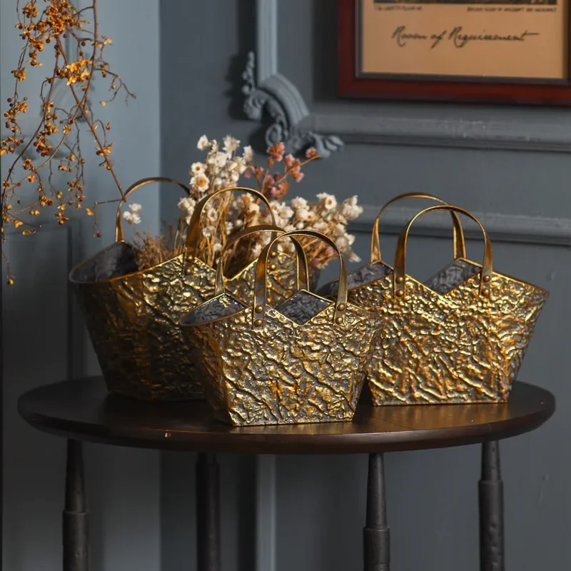 Creative Wrought Iron Handbag Decorative Ornament New Design Home Accent Piece Unique Metal Craft for Living Room Shelf