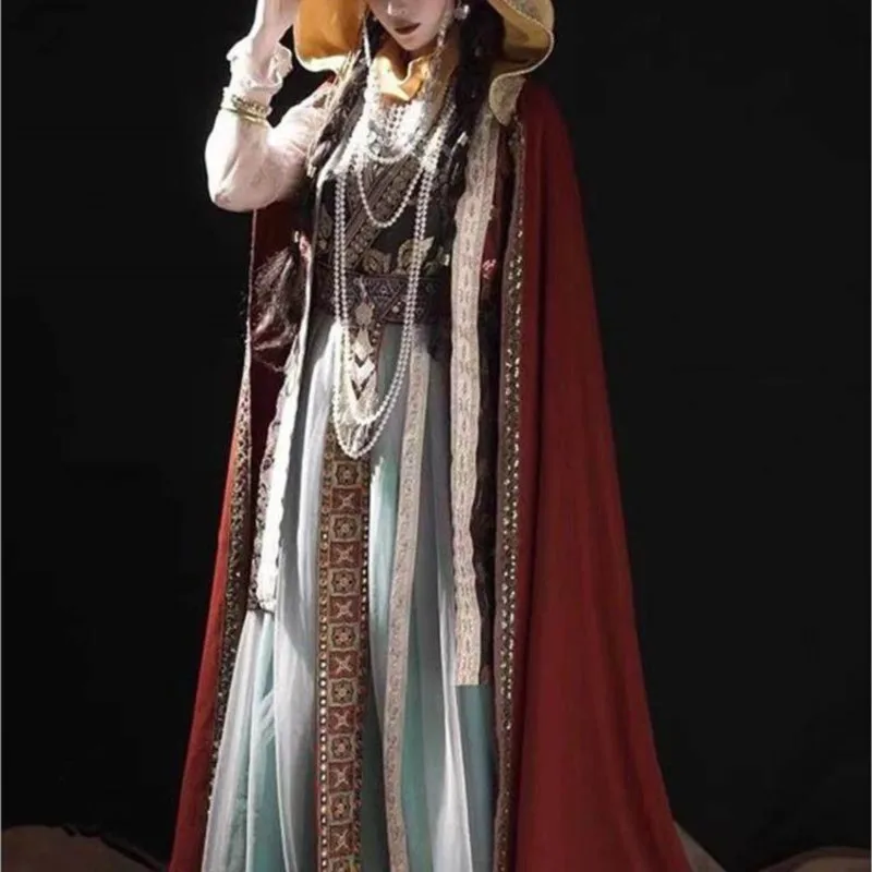 

New styles of ethnic costumes Western Regions cape clothing for travel photography and portrait featuring exotic