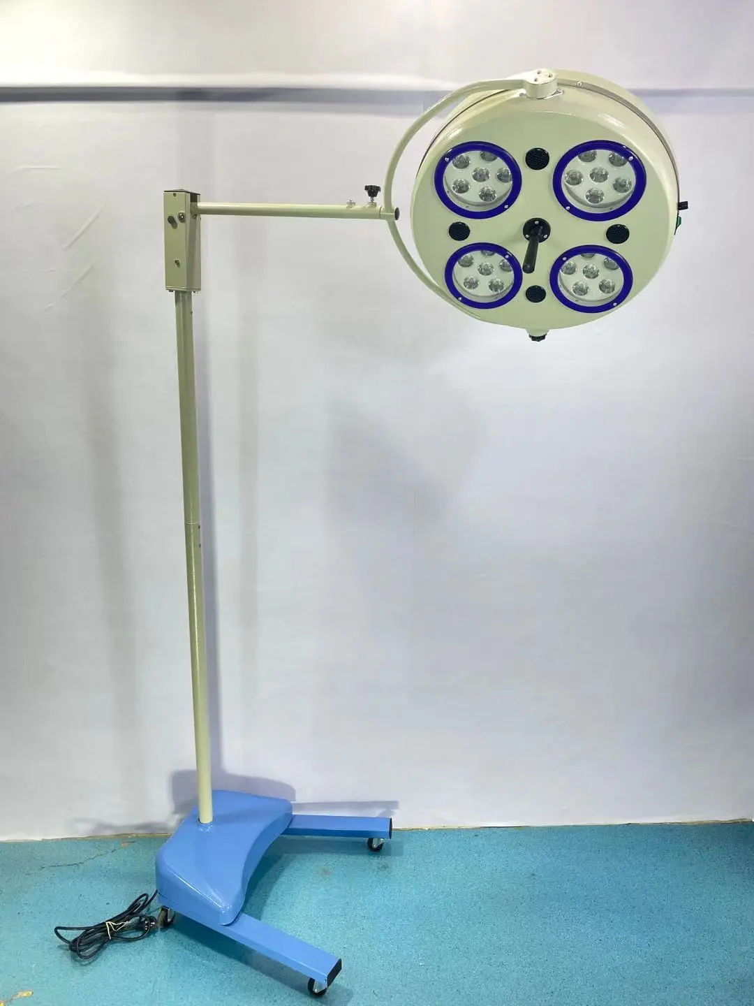 Hospital Clinic Operation Lamp Movable LED/ Halogen Examination Light 4/5 Bulbs Floor Lamp Medical Movable Standing Halogen Lamp