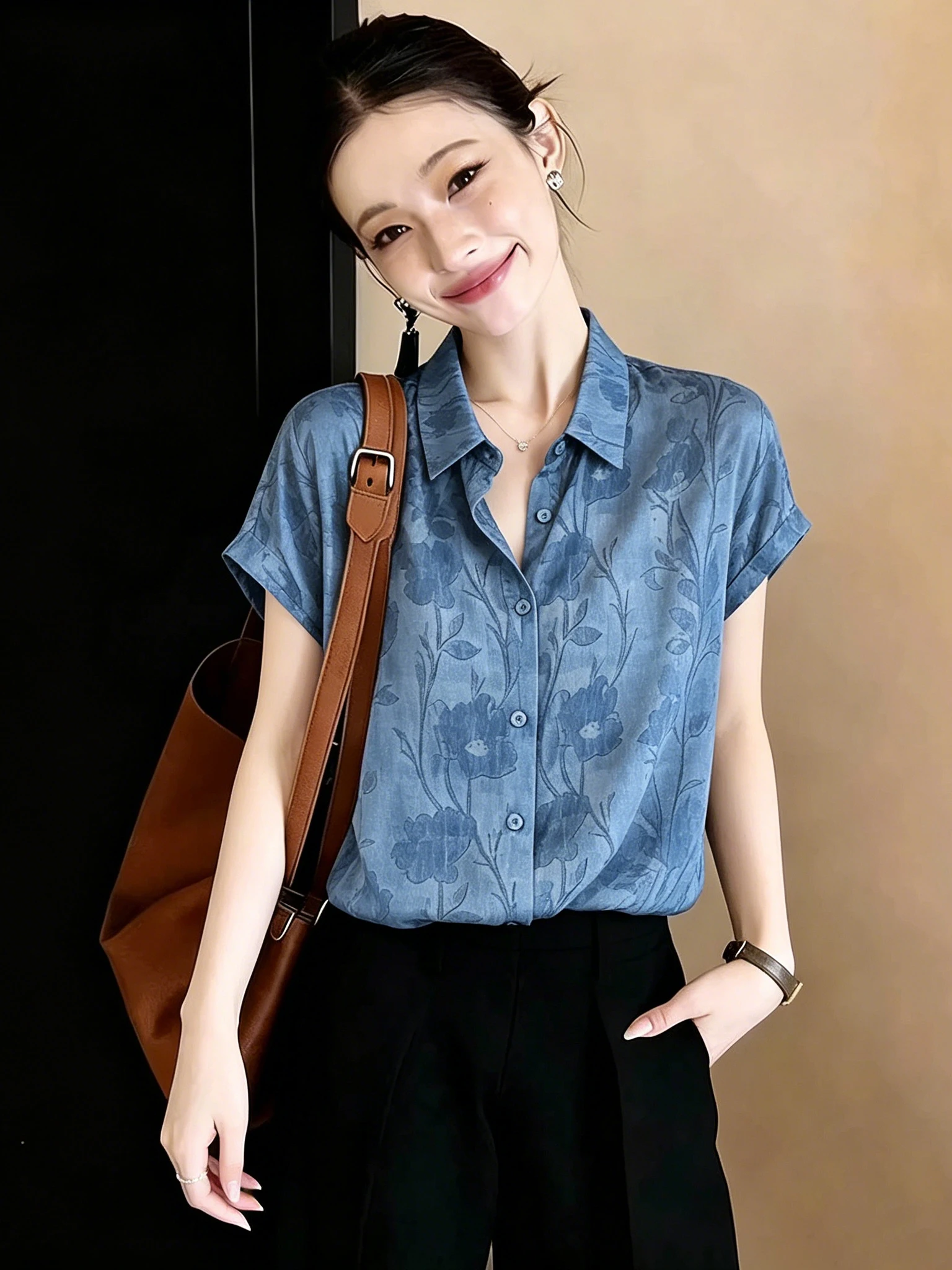 

Loose Blue Floral Print Shirt Women's Fashion Summer 2026 Slimming Top Korean Style Casual Wear Short Sleeve Regular Fit