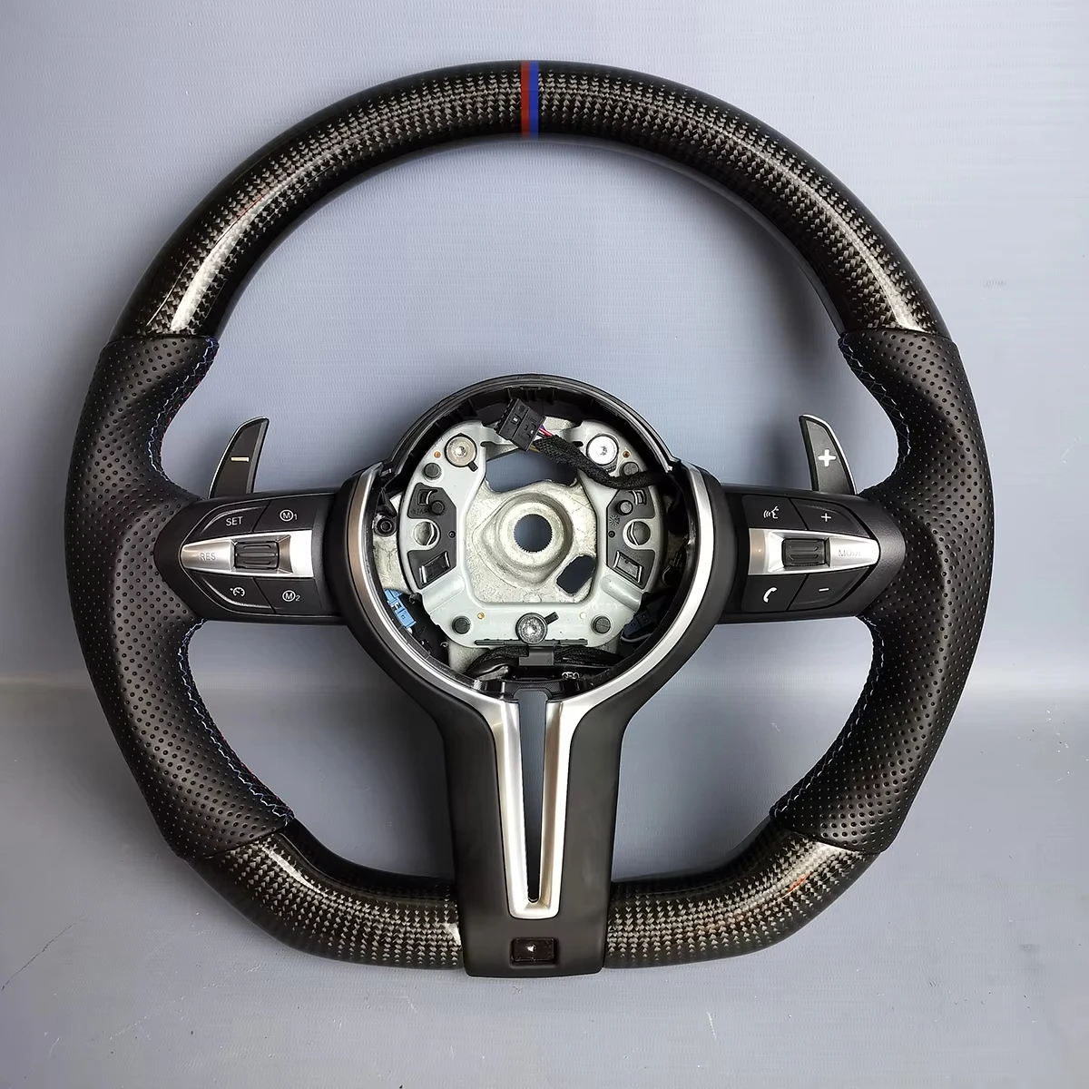 

Performance Carbon Fiber Steering Wheel For BMW E39 E61 E63 E83 E87 E92 F06 F12 F31 F34 F48 F82 F92 218i 335i