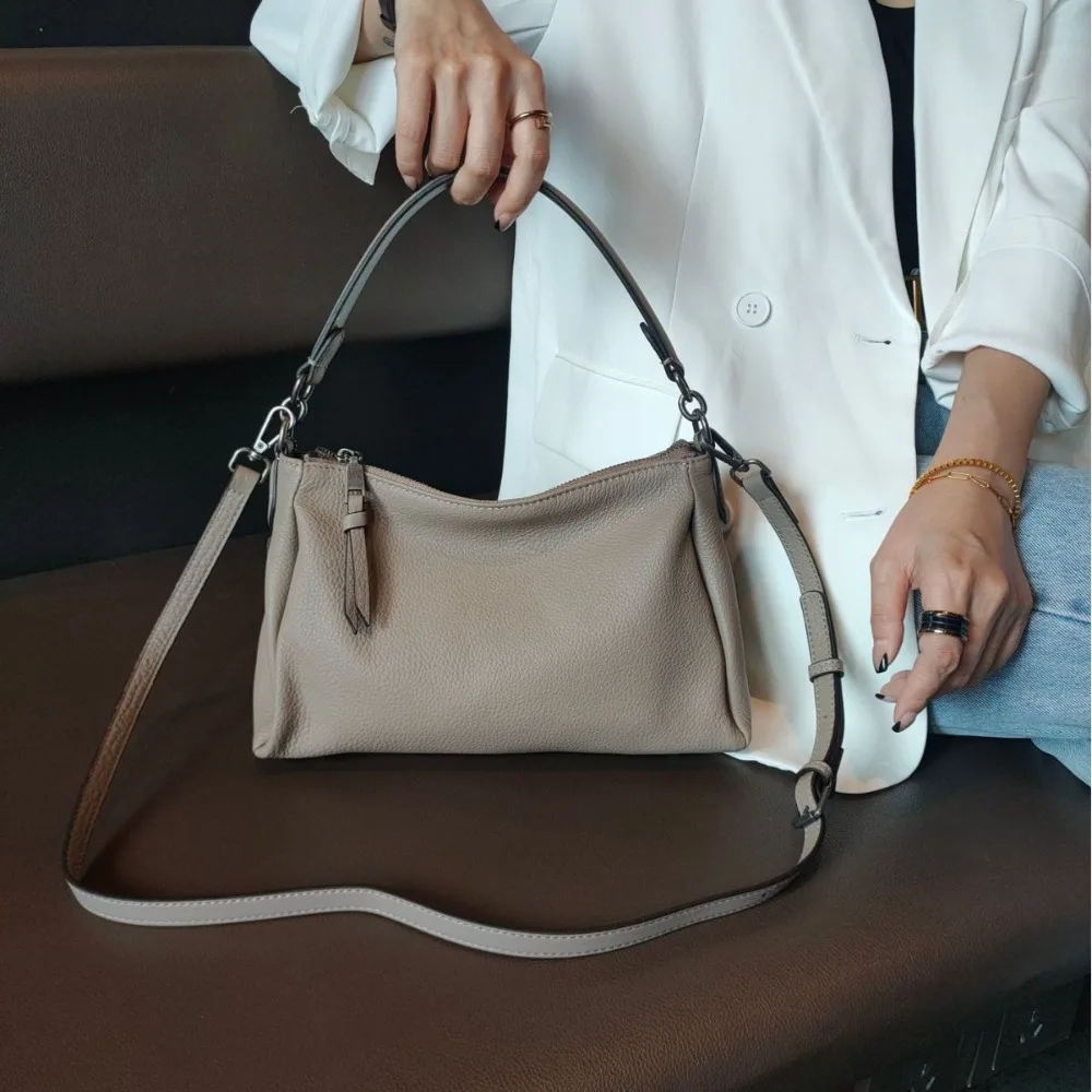 

Leather Women's Bag 2026 New Single Shoulder Oblique Span Casual Little Simple Cowhide Soft Versatile Texture Unique Fashion