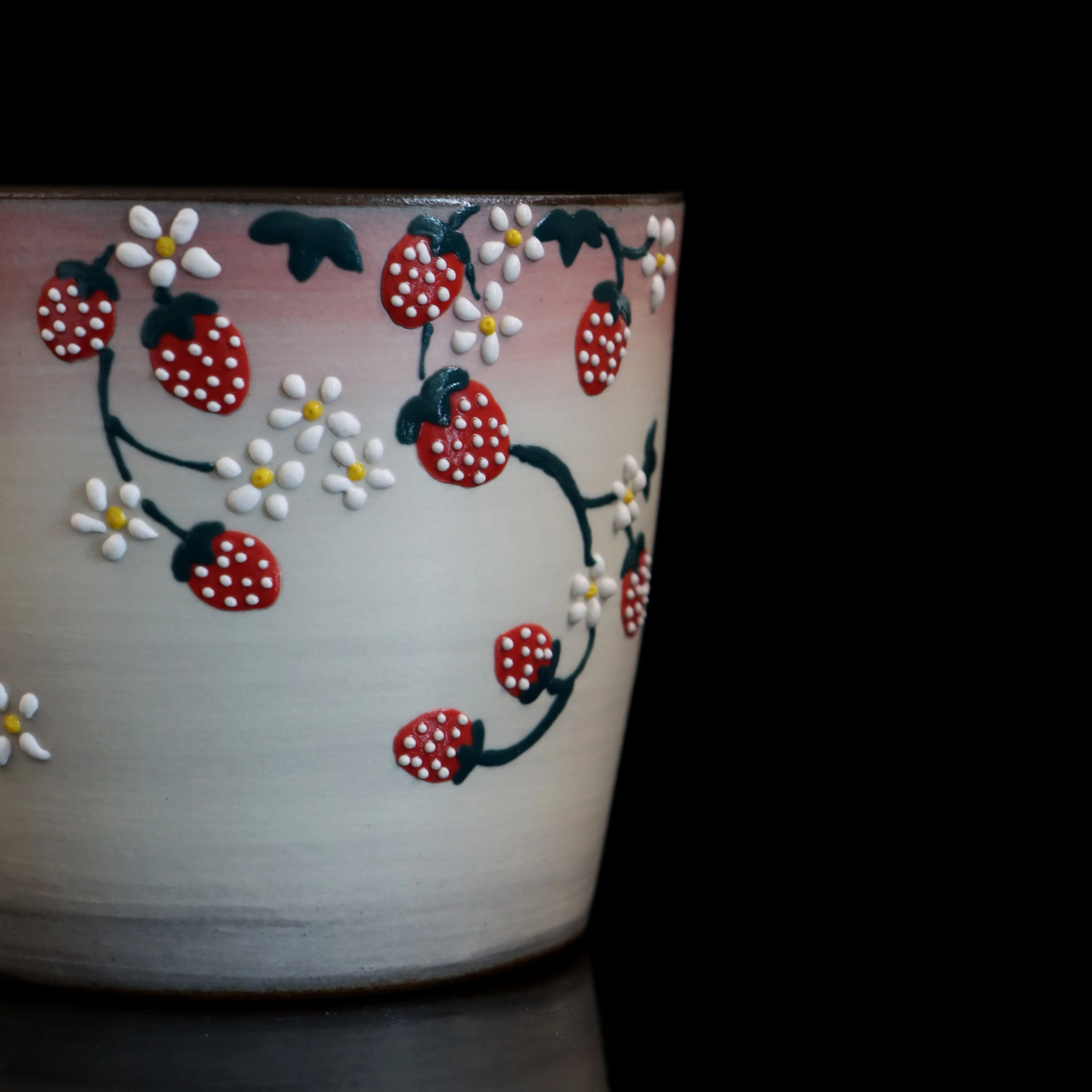 W9xH8cm 230ml Jingdezhen Creative Hand-painted 3D Strawberry Ceramic Coffee Cup Gift Box Charming Gift for Women