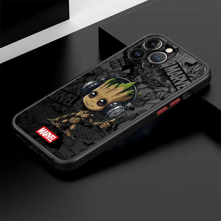 Funda para iPhone 17 Pro Max Deadpool Wolverine - usage example