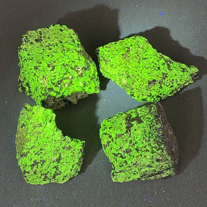 

100% натуральный вермит США (флуоресцентный эффект зеленый и розовый) необработанные образцы минералов, коллекция кристаллов и драгоценных камней