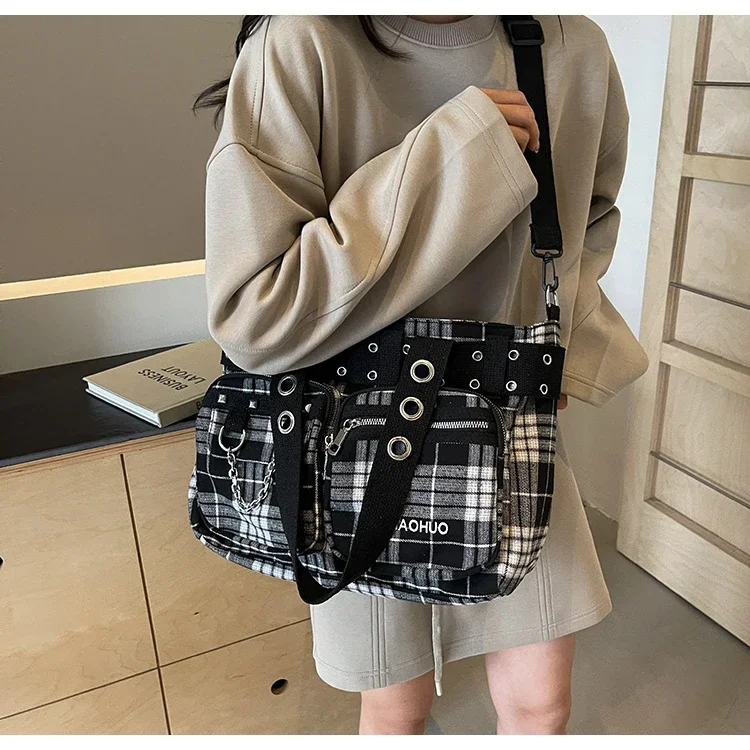 PU CHAINS Zipper Shoulder Bag Buckle Decorative Casual Women's Bags on Sale 2026 New Plaid Locomotive Style Women's Handbags