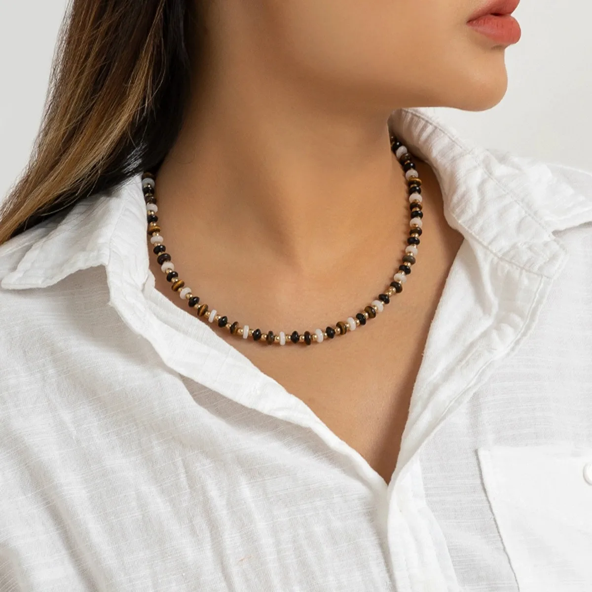 Simple and personalized geometric beaded glass necklace, retro style niche tiger stone necklace for women