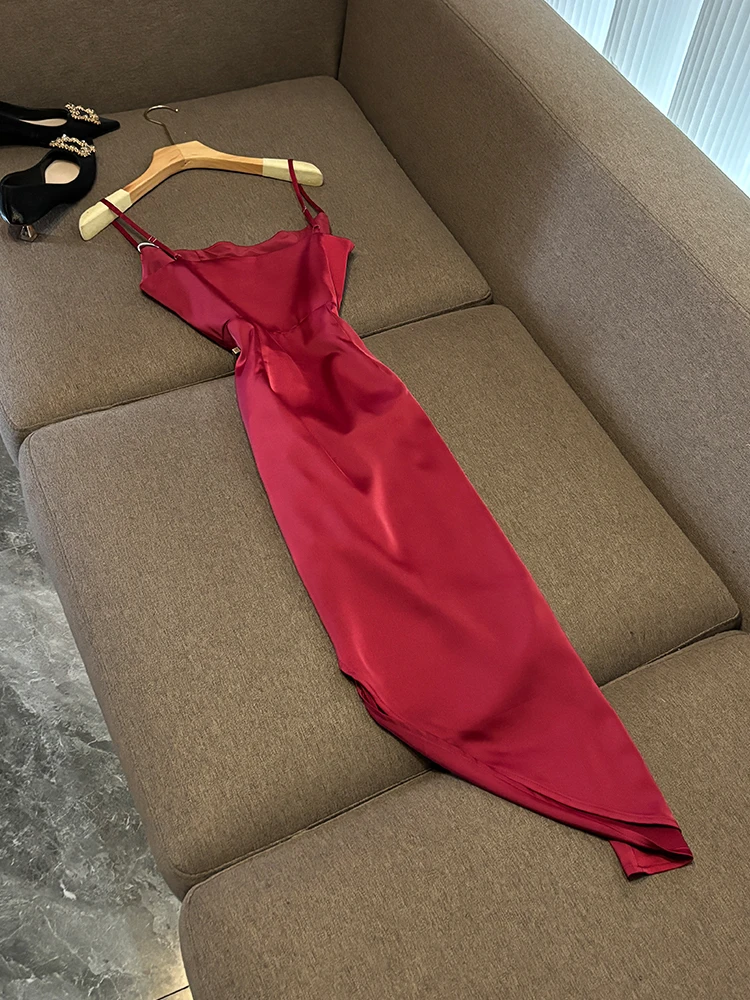 Elegancka sukienka satynowa w – Dresses recenzja i cena