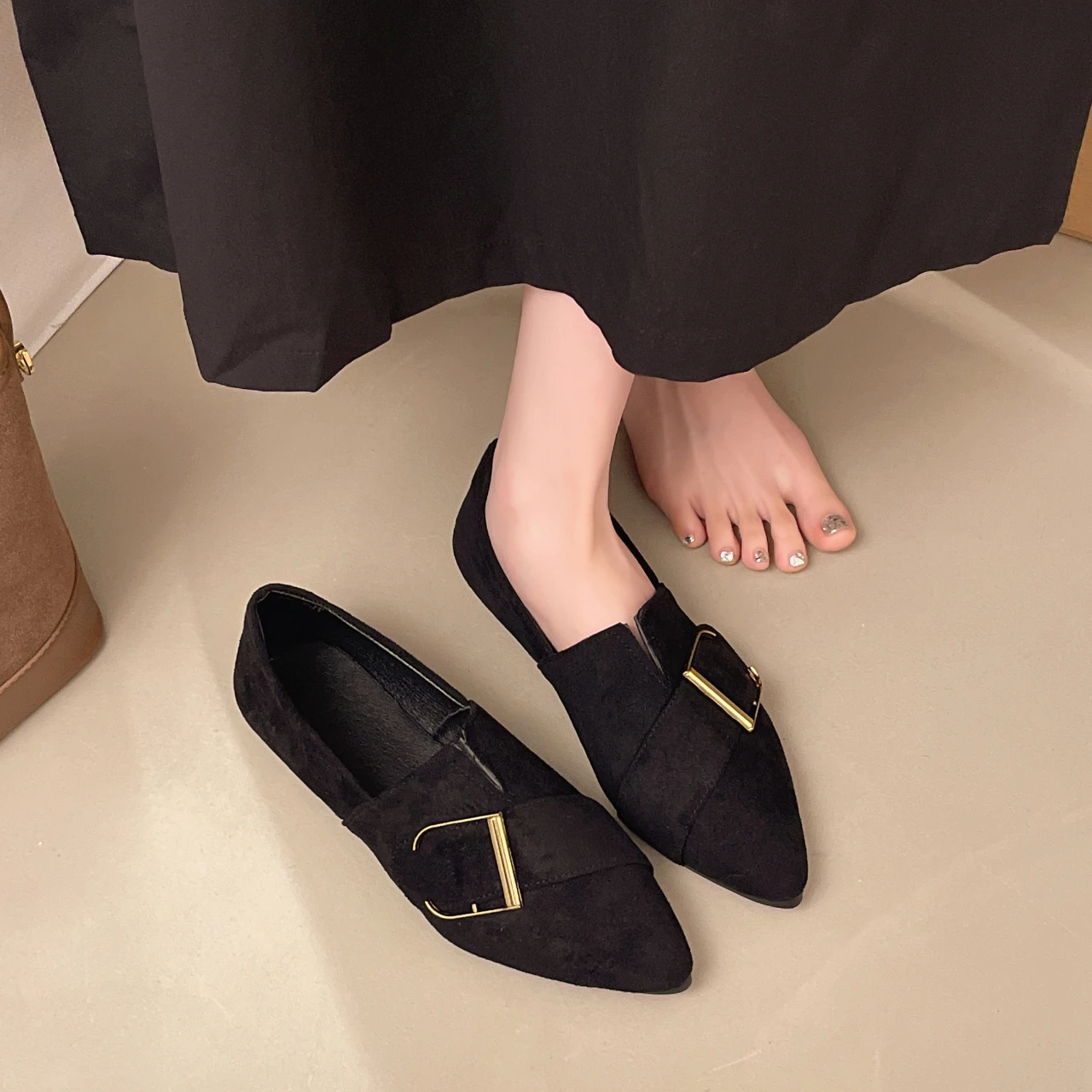 Pointed Toe Flats Women 2026 Spring New Versatile Black Loafers Soft Leather Large Size 41 To 43 Moccasins