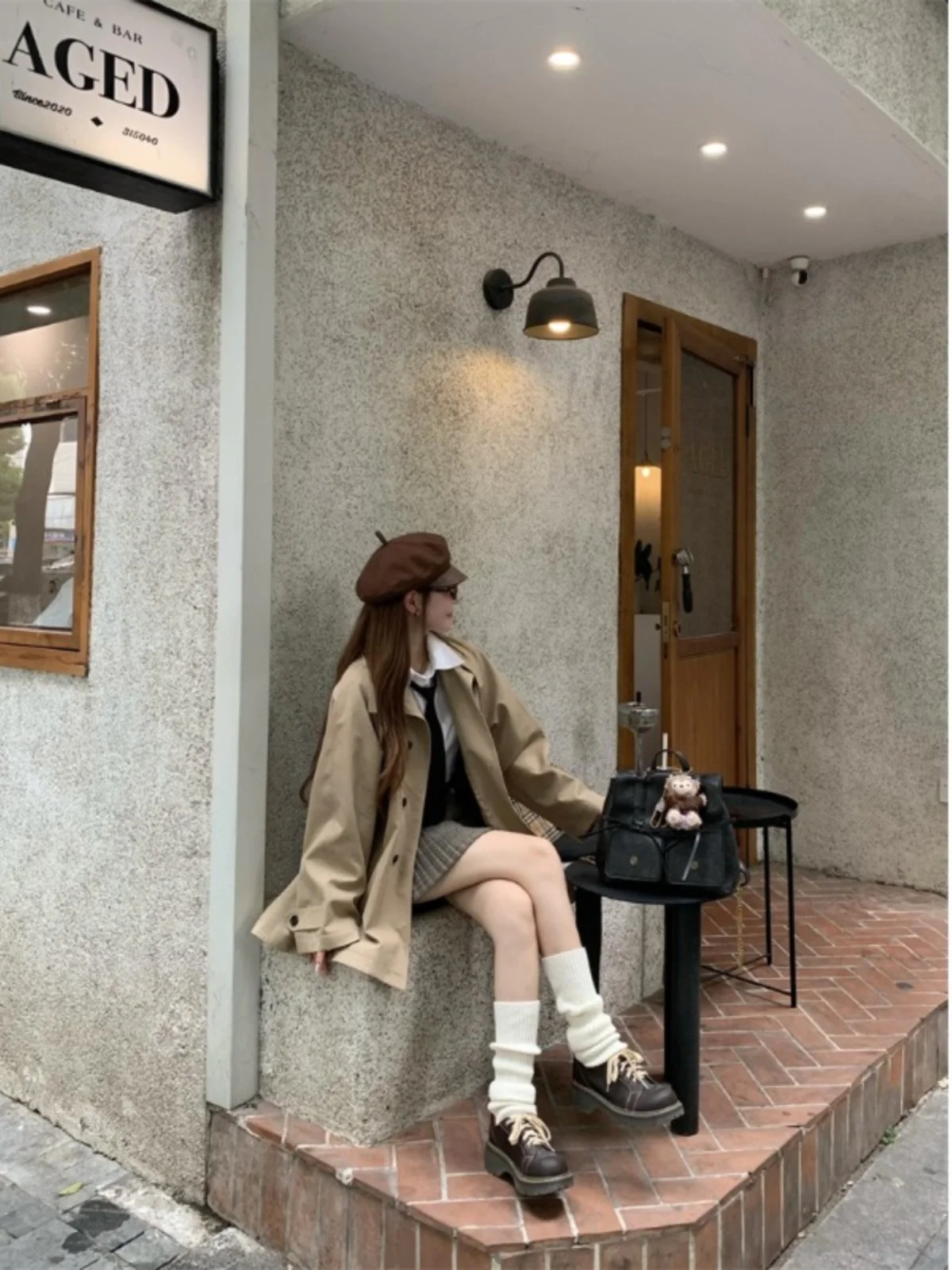 レディース ショートトレンチコート 膝丈 オリーブ フラップポケット パッチワーク スプライス加工 特別な魅力的なベーシックデザイン 魅力的なデザイン モダン バケーション