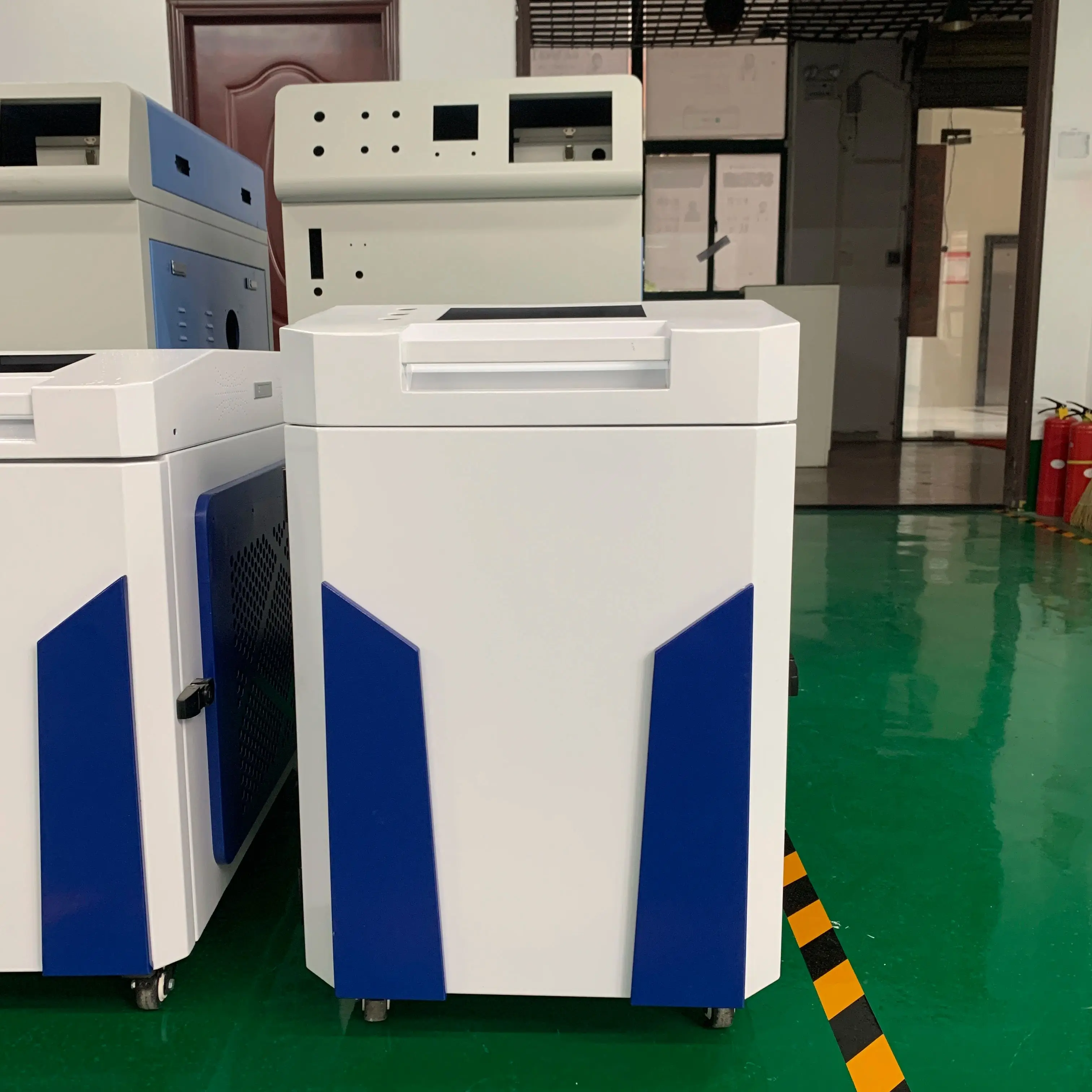 Handheld 4-in-1 Fiber Laser Welding Machine 1500W 2000W Metal Welder Precision Welding with Raycus MAX BWT Laser Source