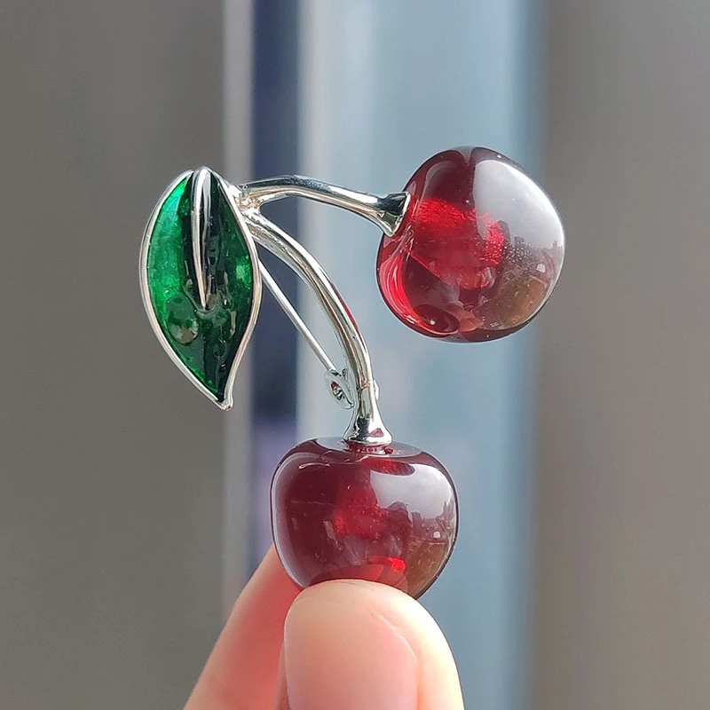 Exquisite Cherry Brooch Cute Fruit Enamel Pin For Men Women Creative Simple Fruits Corsage Brooch Jewelry Accessories Gifts