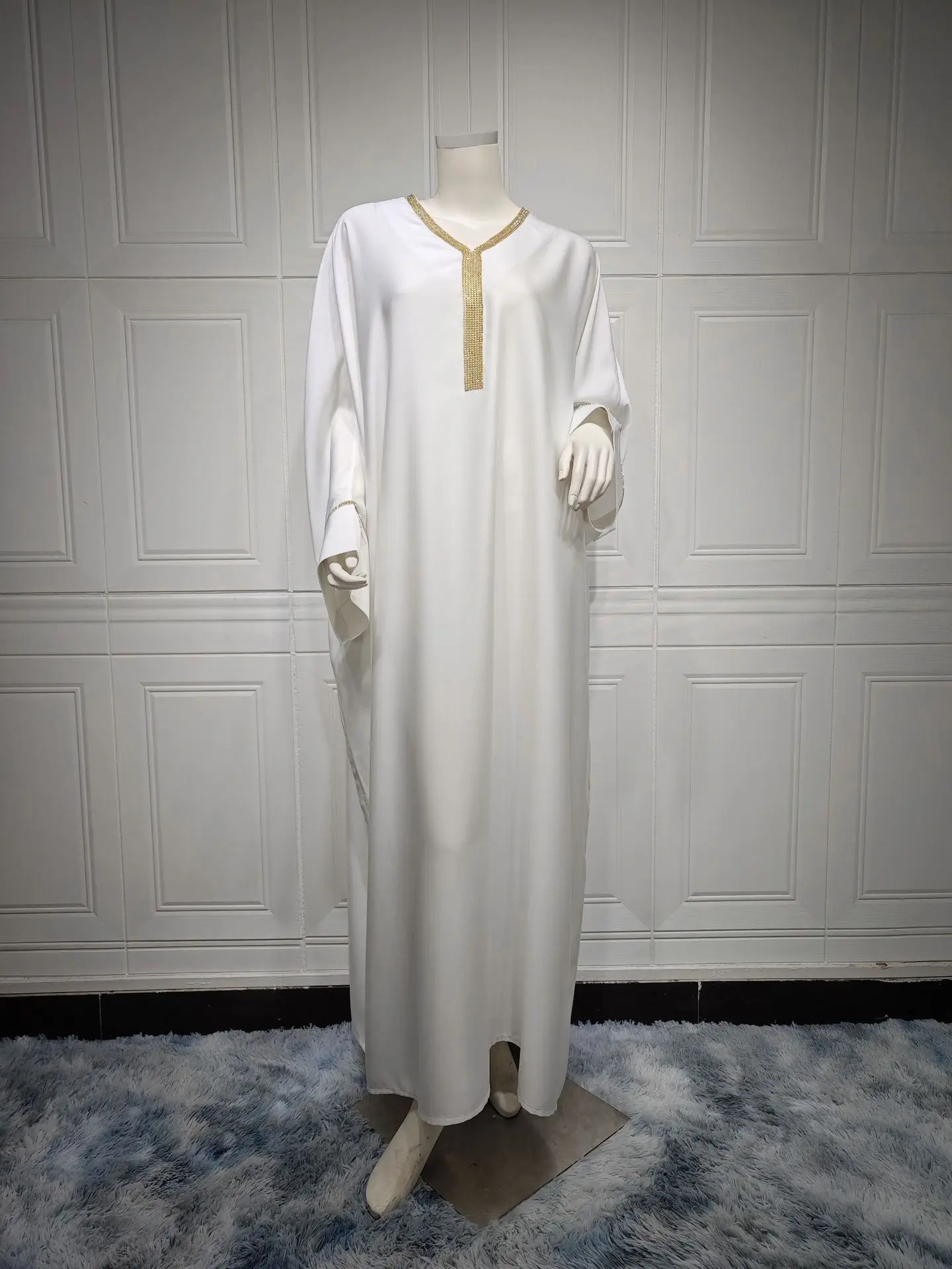 Eid Muslim Long Dress Women Bat Sleeve Caftan Abaya Satin Robe Diamond Party Abayas Ramadan V Neck Kaftan Caftan Jalabiya 2023