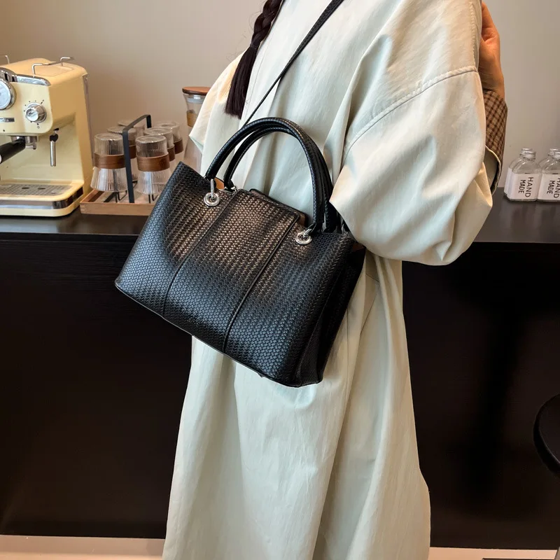 2025 موضة جديدة بسيطة الكورية اليابانية حقيبة كروسبودي عادية حقيبة يد نسائية التنقل حقائب كتف حقيبة يد لخريف