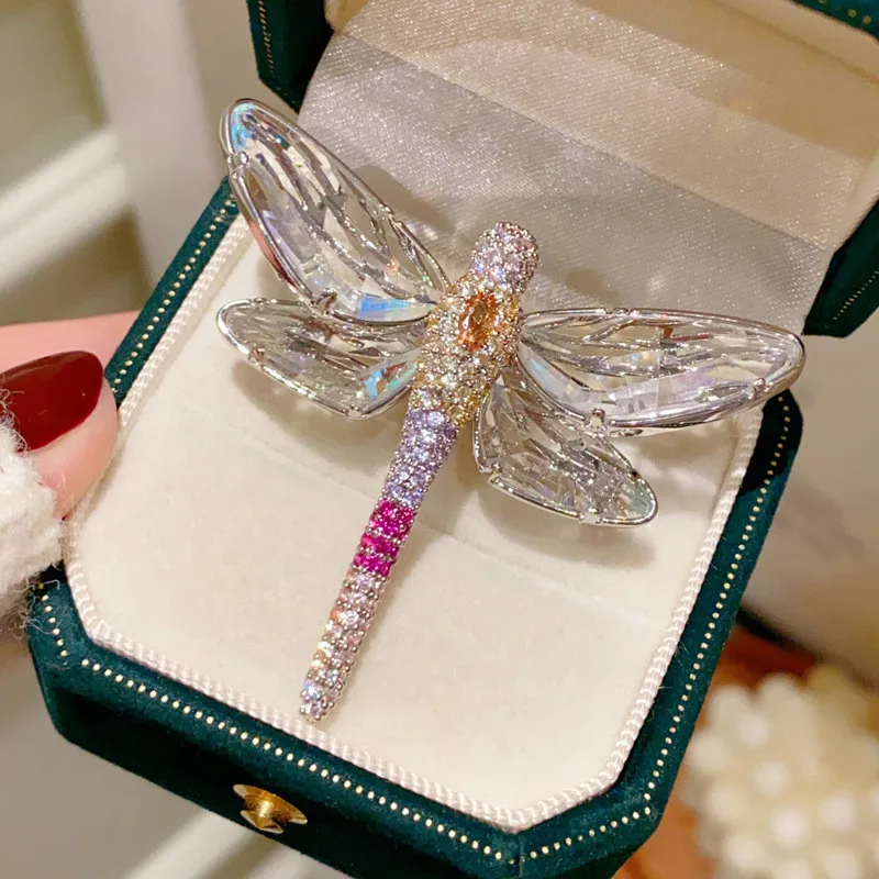 CC Exquisite Brooches Dragonfly Shape Trendy Crystal Pins Full of Shining Zirconia Suit Pin High-end Corsage Luxury Jewelry B351