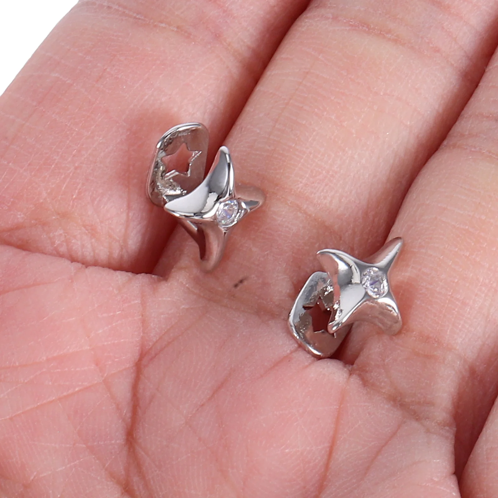 

2Pcs Star Tooth Grills Unique Minimalist Fashion Teeth Jewelry Trendy Hip-Hop Decorative Caps for Parties Performances