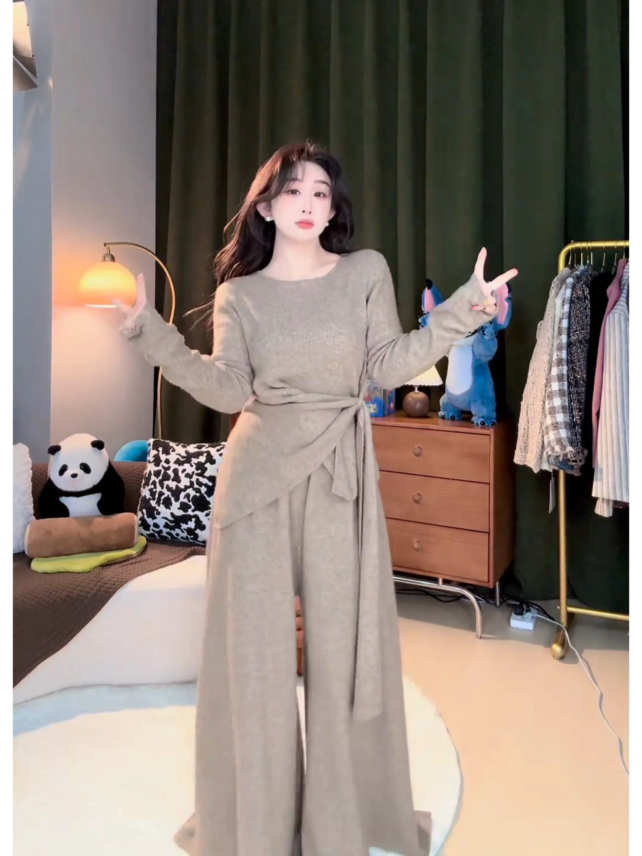 

Корейский Sle Light Maturi Wind Set, женский топ с уникальным дизайном, красивые свободные широкие брюки из двух предметов, ранняя осень, новое поступление