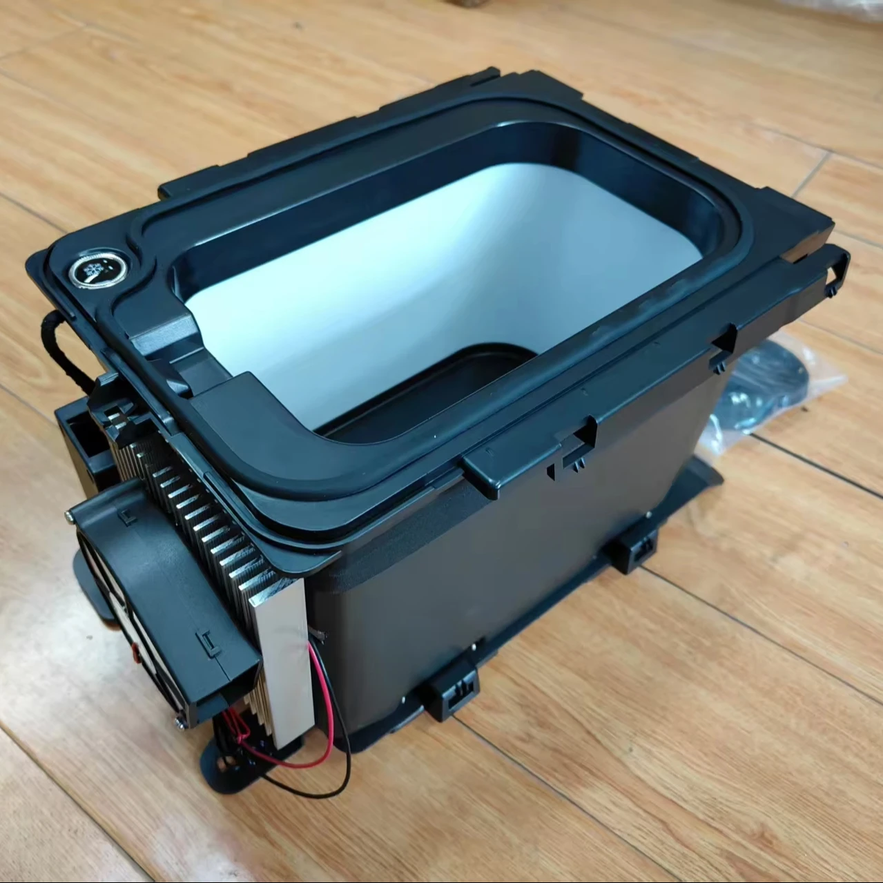 

Modify High Quality LC250 Car Fridge Electric Refrigerator Car Storage Box for Tota Land Cruiser Prado 2018 Car Accessories