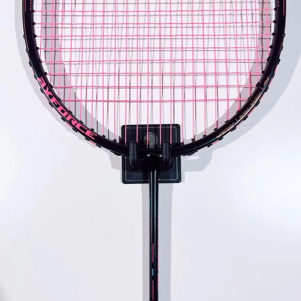 Edelstahl Badmintonschlägerhalter Silikon Schutzhülle Display Rack Wandmontierter Schlägerhalter Schwarz Farbe