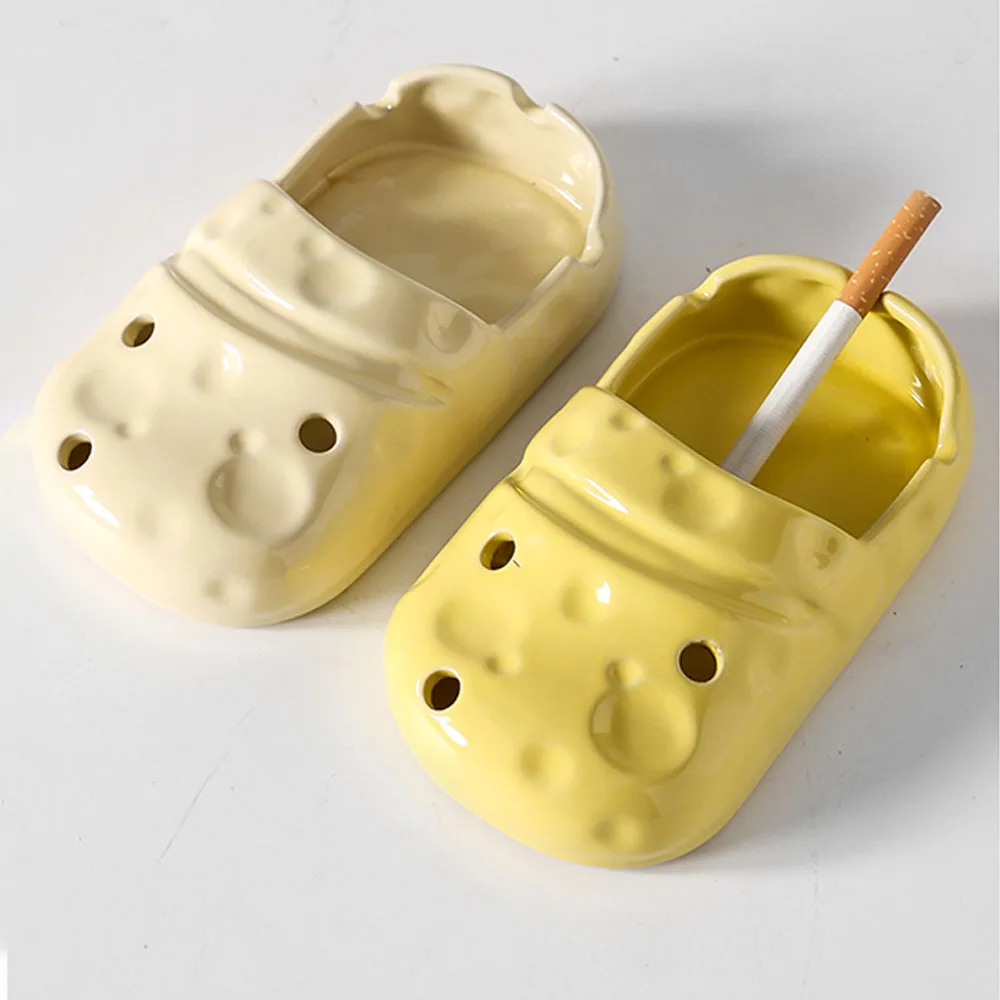 Creative Ceramic Shoe Shaped Ashtray Ornaments Living Room Bedroom Office Car Mounted Ashtrays Furnishings Gifts for Boyfriends