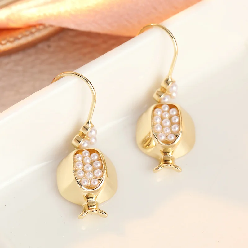 Fresh Sweet Pomegranate Shaped Earrings For Women Luxurious Inlay Synthetic Pearl Golden Plated Earrings Fashion Jewelry