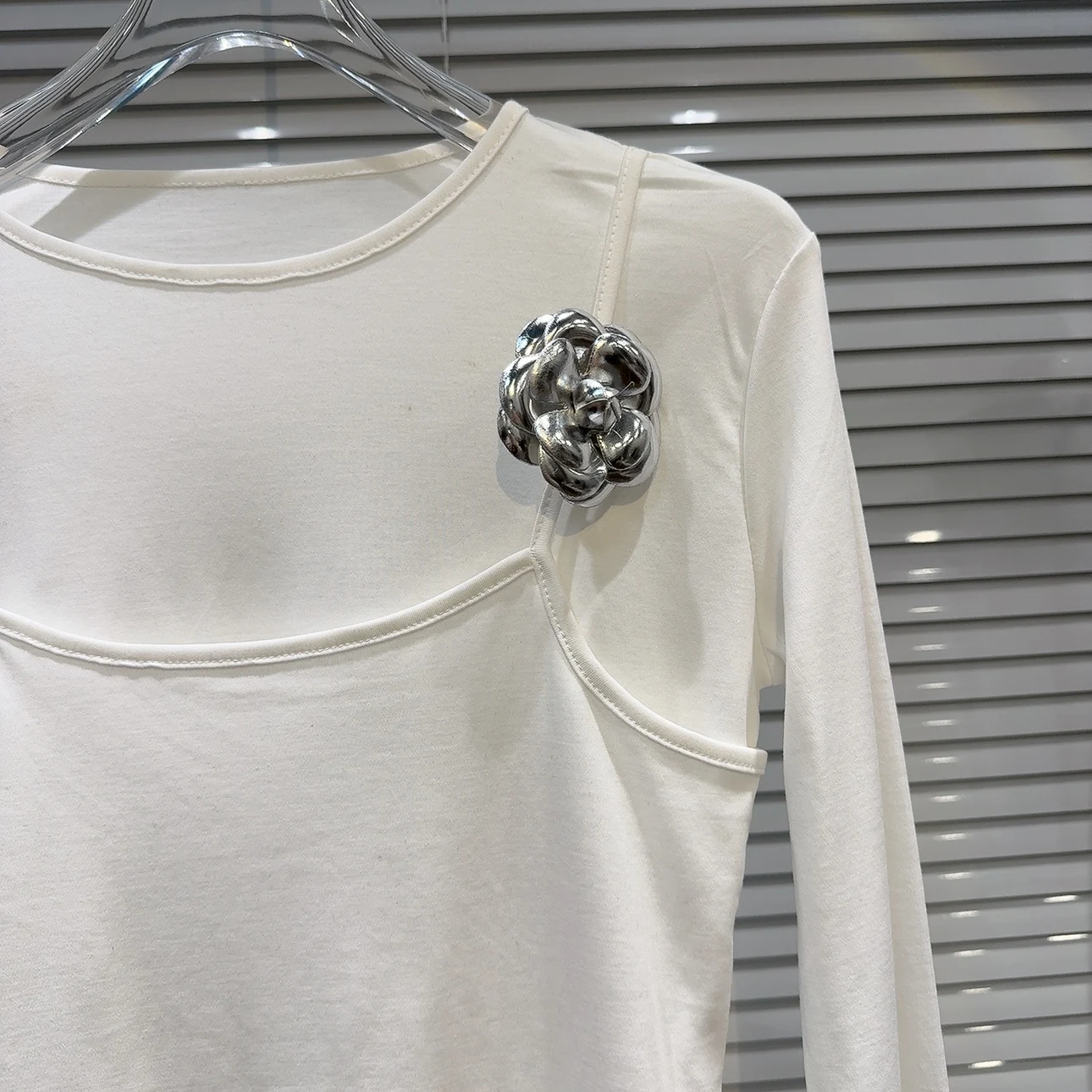 Trendy Metal Flower Pin Long Sve Base Layer Mo Two-Piece T-irt for Young Women Ele Sle Cotton round Ne Spring