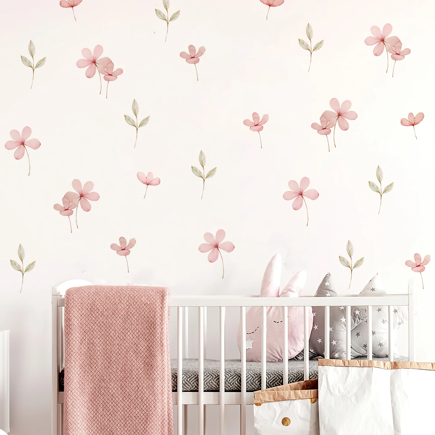 Różowe kwiaty i zielone liście – Baby Nursery Green recenzja i cena