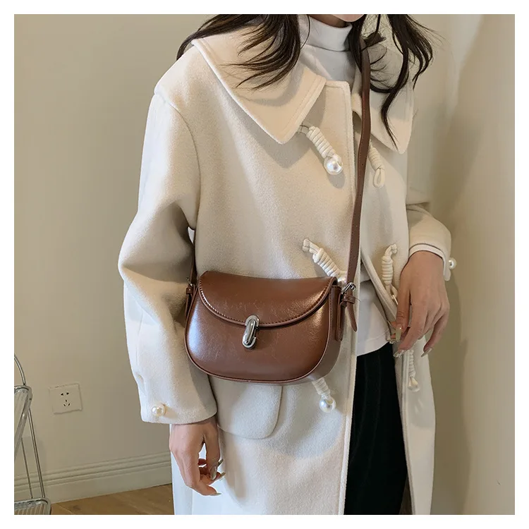 

​​2025 New Trend Korean Women's Messenger Bag - Stylish Versatile Crossbody Bag for Ladies, Fashionable Niche Design​​