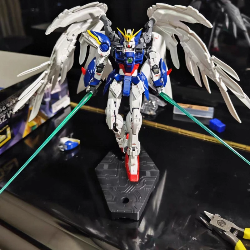 

Bandai Model Assembly Rg Attack Free Unicorn Red Heresy Flying Wing Manatee Dawn Ancestor 2 Collection Tabletop Ornament Gift