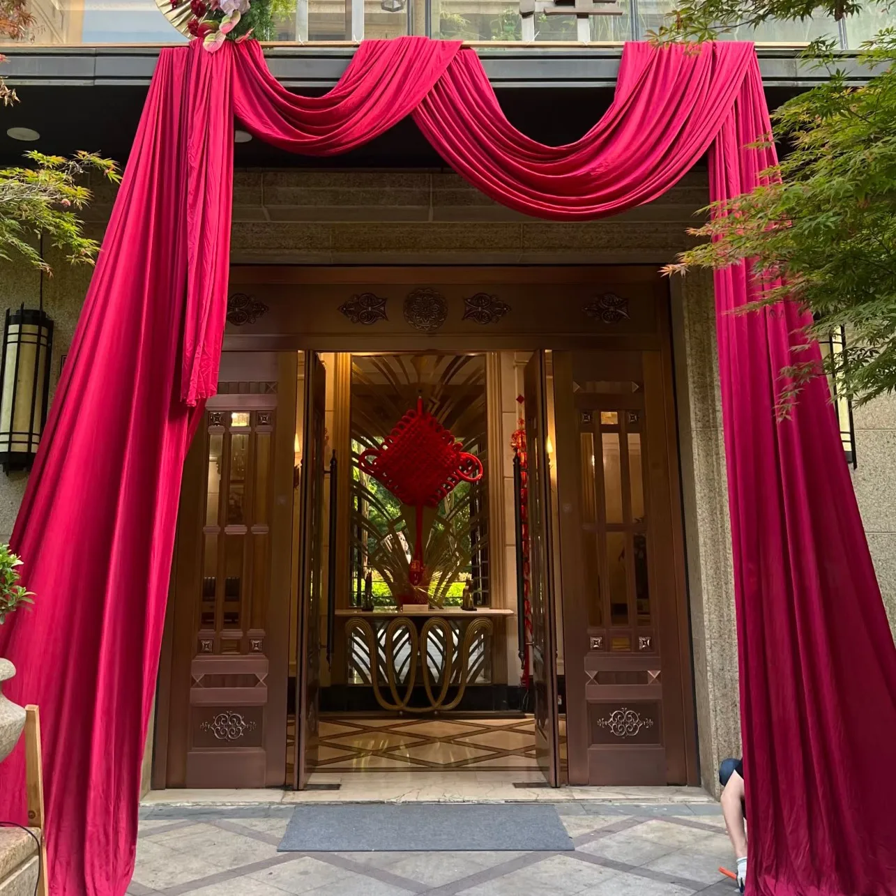 Factory Wholesale 80cm Double-Sided Elastic Milk Silk Cloth, Wedding Hall Ceiling Stair Entrance Decoration Drape Fabric