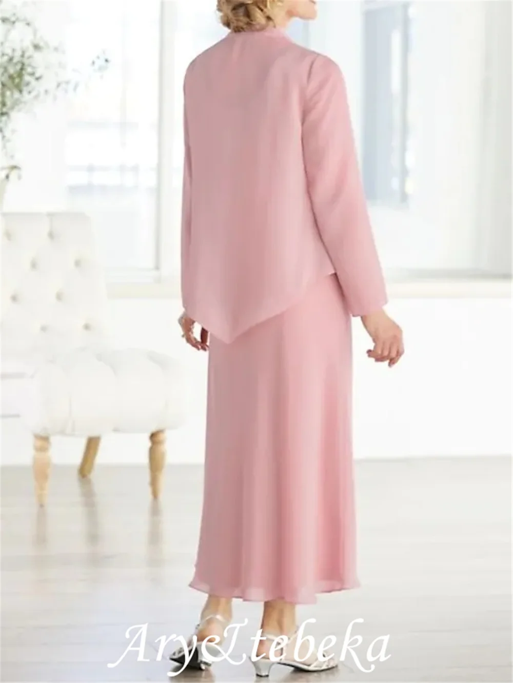 A-Line Mother of the Bride Dress Plus Size Elegant Jewel Neck Ankle Length Chiffon Long Sleeve with Pleats 2022