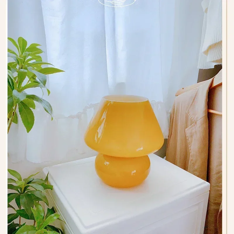 

Hot SalesBedroom Bedside Lamp Modern Glass Umbrella Flowers Cozy And Romantic Atmosphere Small Night Lamp