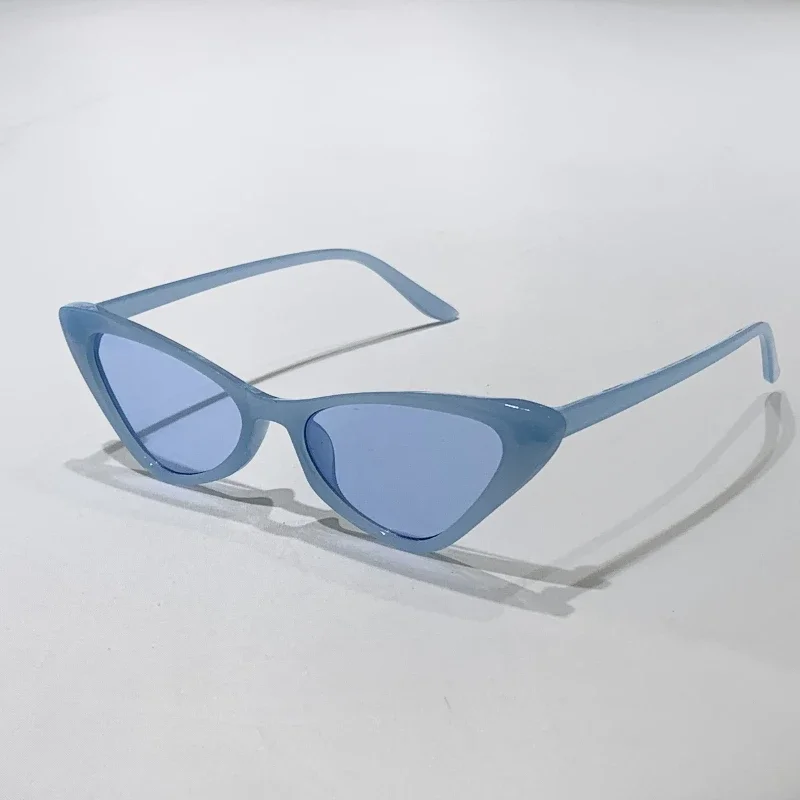 Vintage kocie oko trójkątne okulary przeciwsłoneczne okulary przeciwsłoneczne dla kobiet okulary ochronne UV400 modne odcienie Streetwear akcesoria