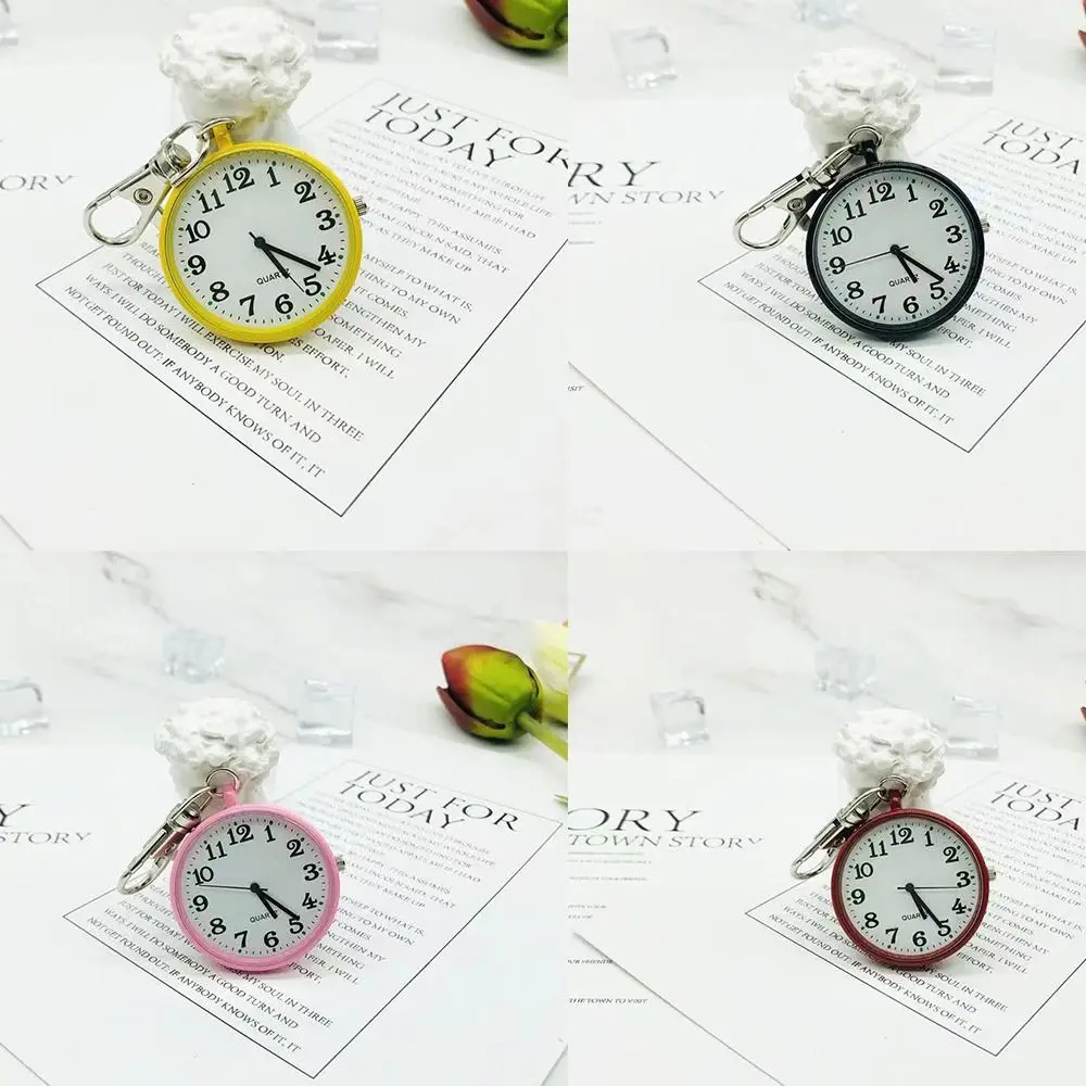 ساعات جيب كوارتز كبيرة الحجم نقاط مضيئة صغيرة مستديرة الصدر الساعات تصميم الحد الأدنى كيرينغ زوجين ساعة للامتحانات