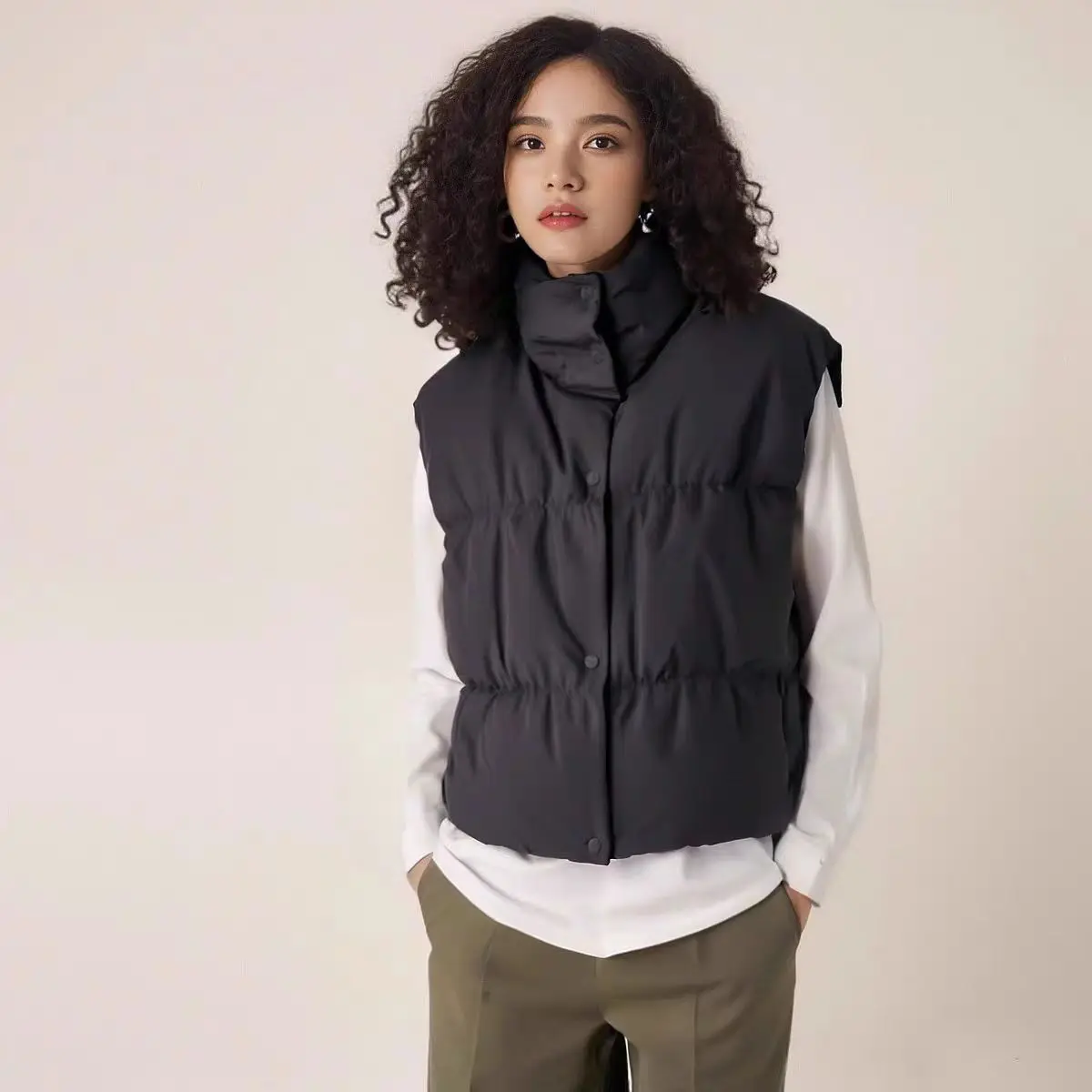 

Womens Puffer Vest Button Cap Sleeve Jackets Ladies Sleeveless Waistcoat Travel Fall Outfits Fashion Warm Winter Coats Pockets